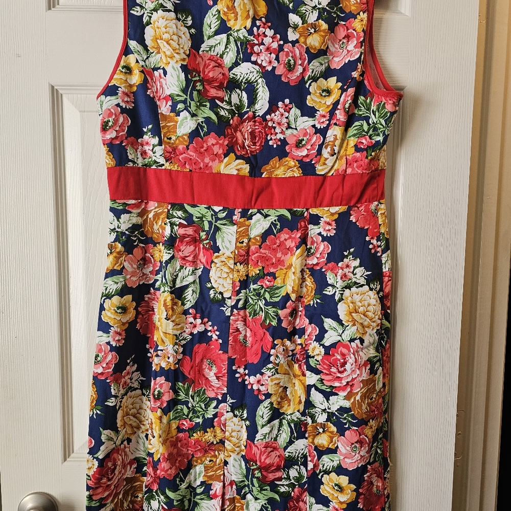 Hearts & Roses Floral Pinup Style Dress - Picture 3 of 8